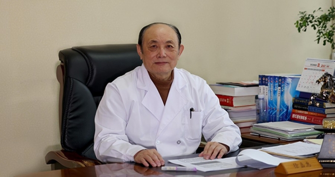 先看手机，后看病？